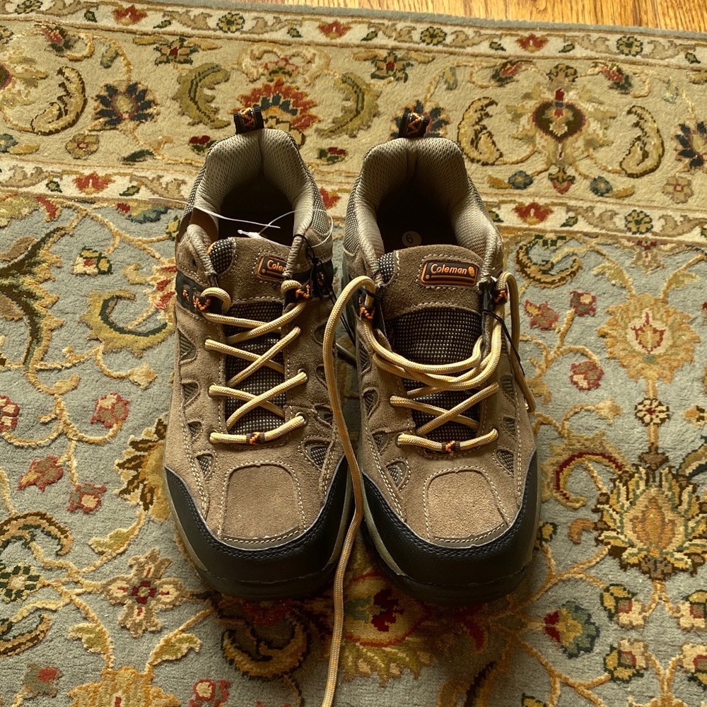 Coleman Men's 6 Tan and Black hiking Shoes